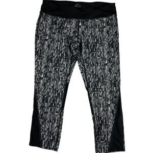 Nike Leggings Womens Small Black White Print Racer Crop Athletic Running Dri Fit